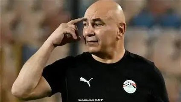 العميد يتابع مباراة الأهلي وصن داونز